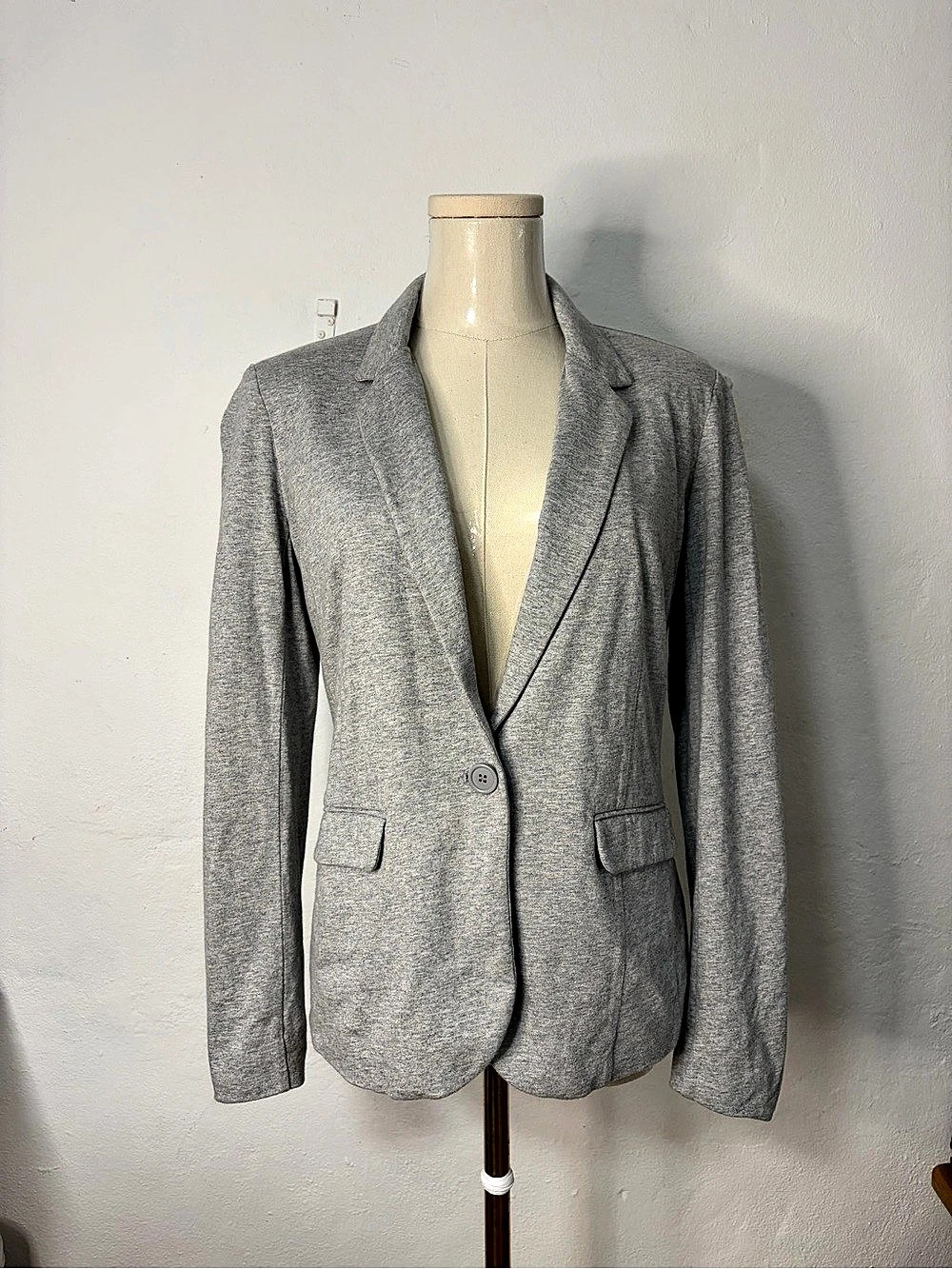 Company Ellen Tracy Gray Striped Blazer Size Small Like New